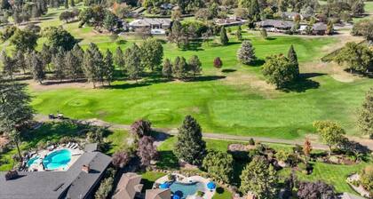 Entertainment Home on Golf Course - Hot Tub /Pool