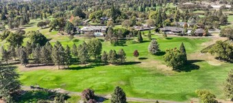 Entertainment Home on Golf Course - Hot Tub /Pool