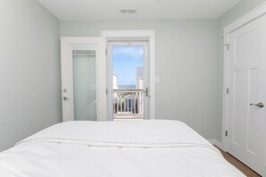 2 bedrooms, iron/ironing board, WiFi, bed sheets - Sojourn's Sea Views with Balcony Sleeps 4 (Virginia Beach)