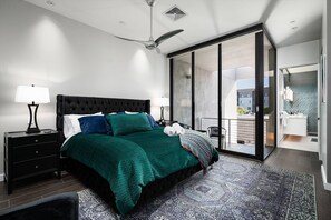 3 soverom, skrivebord, strykejern/-brett og wi-fi (inkludert)