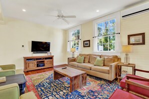 Smart TV, books, stereo