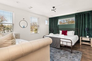 3 bedrooms, iron/ironing board, WiFi