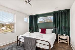 3 bedrooms, iron/ironing board, WiFi