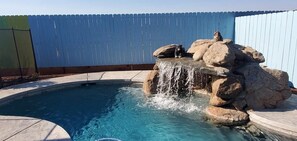 Pool - Fall Relaxation, National Parks, Home in the Orchards in Quaint Exeter (Exeter)