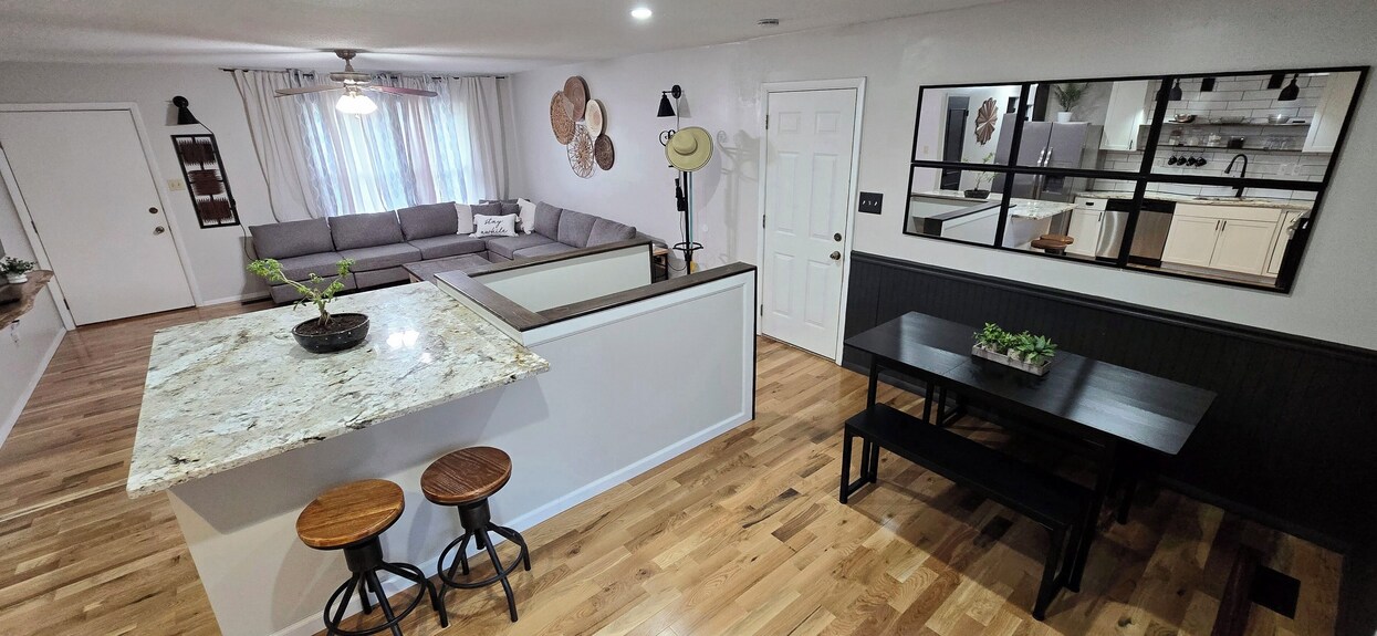 Charming, Pet Friendly, Long Stay Discounts, 6 Miles To Convention Center - Chesterfield, MO
