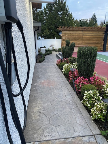 Calm Corner Retreat: Calm Escape With Air Conditioning