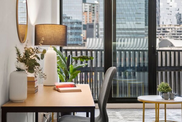 المنشأة من الداخل