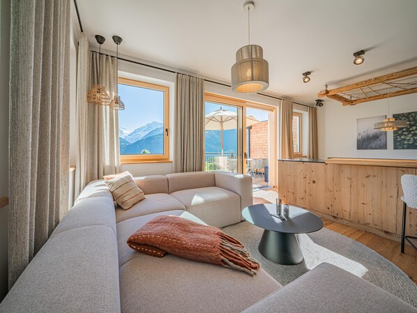 TV - Stylish time-out with a private sauna (Hollersbach im Pinzgau)
