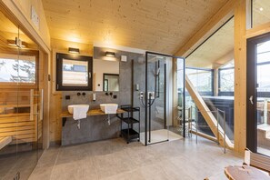 Spa - Superior Chalet #21 with Sauna & Hot Tub (Turrach)