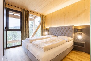 4 bedrooms, free WiFi, bed sheets