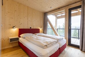 4 bedrooms, free WiFi, bed sheets