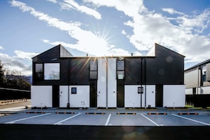 Exterior - Comfort on Rowley (Wānaka)