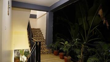 Deluxe Double Room | Living room | TV