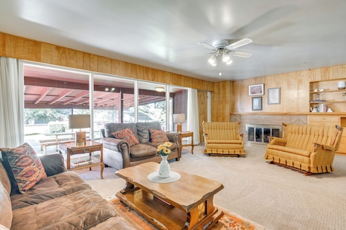 27 Mi to Zion: Home w/ Backyard in Cedar City!