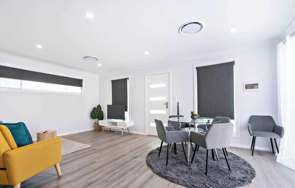 Interior - Villa 315 - Cosy & Convenient, Hidden Gem (Dubbo)