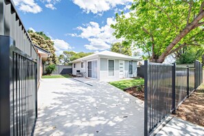 Exterior - Villa 315 - Cosy & Convenient, Hidden Gem (Dubbo)