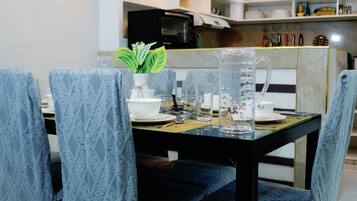 Signature House, 3 Bedrooms, Balcony | In-room dining