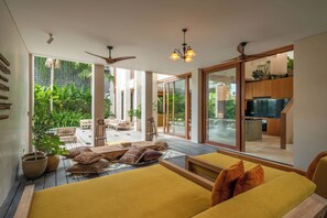 Villa – deluxe, bassengutsikt | Terrasse/patio