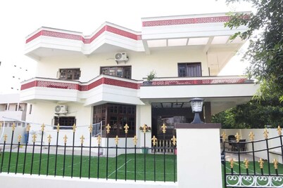 SIGNlN Homestay 8886660628_Luxury 1BHK VILLA HOME
