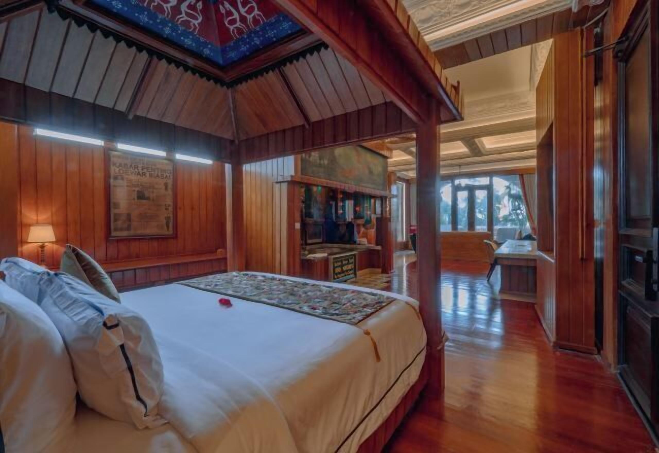 In-room safe, individually decorated, individually furnished, desk