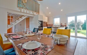 Dining - Stunning home in Flottemanville-hague (Flottemanville-hague)