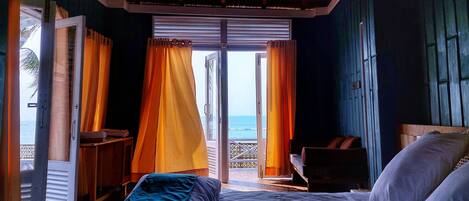 1 Schlafzimmer, Zimmersafe, Schreibtisch, laptopgeeigneter Arbeitsplatz