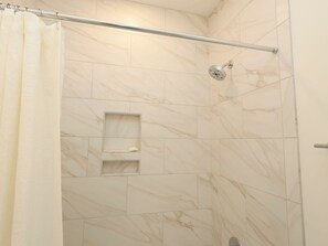 Shower, hair dryer - Magnolia Manor by Apex Short Term Stays (Oxford)