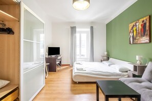 1 chambre, fer et planche à repasser, Wi-Fi, draps fournis