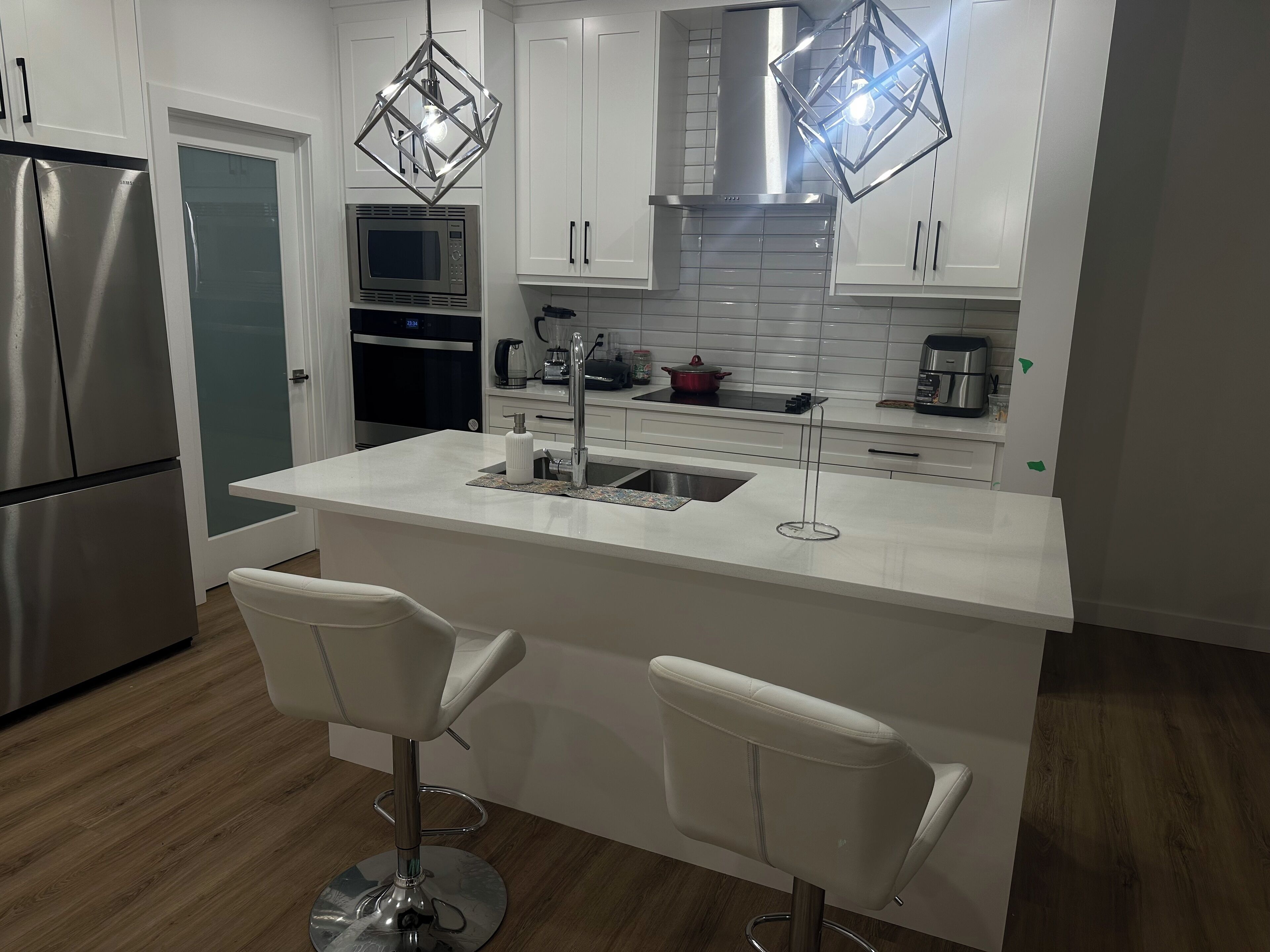 ميكروويف، فرن، موقد طهي مسطح، غسالة أطباق