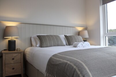 Bunratty Town House No 3  - sleeps 8 guests  in 4 bedrooms