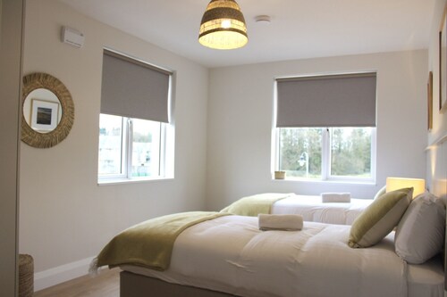Bunratty Town House No 4 - sleeps 8 guests  in 4 bedrooms