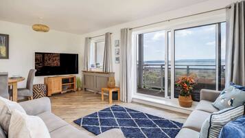 TV, stereo, offices
