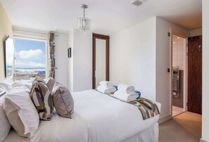 2 bedrooms, iron/ironing board, WiFi, bed sheets - Harbour Watch - Moments from Hamworthy Beach (Poole)