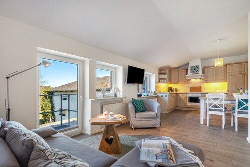 Apartment 'Ferienwohnung 1' with Private Terrace, Shared Garden