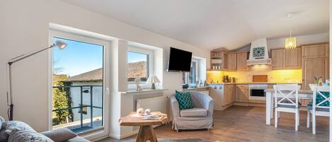 Fernseher, Tischtennisplatte