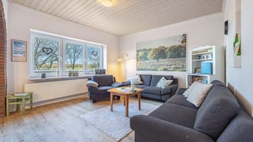 TV, tavolo da ping pong