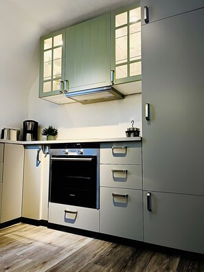 Réfrigérateur, four, plaque de cuisson, lave-vaisselle