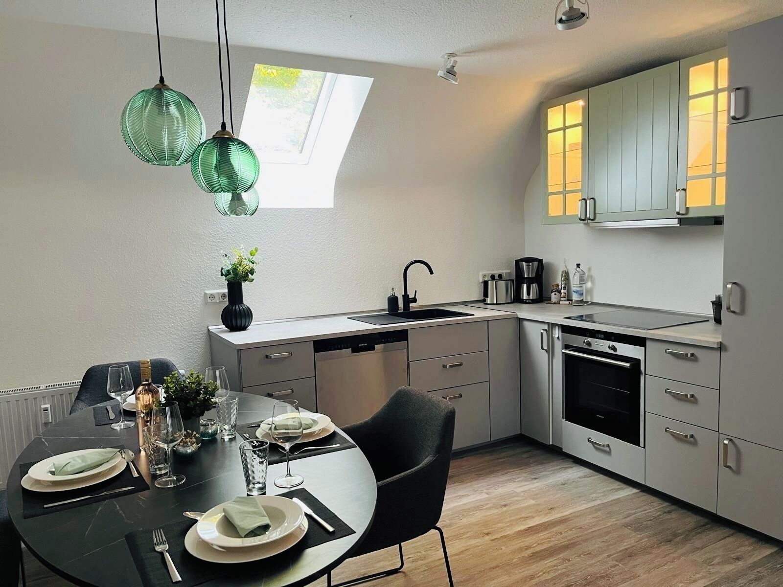 Kühlschrank, Ofen, Herdplatte, Geschirrspüler