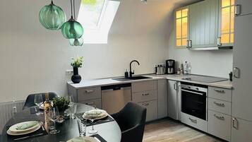 Kühlschrank, Ofen, Herdplatte, Geschirrspüler