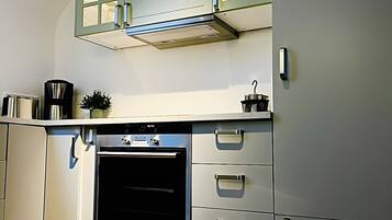 Refrigerador, horno, parrilla de estufa y lavavajillas