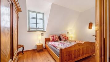 1 bedroom, free WiFi, bed sheets