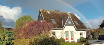 Holiday Home 'Nordsee Huus' with Private Terrace, Shared Garden and Wi-Fi