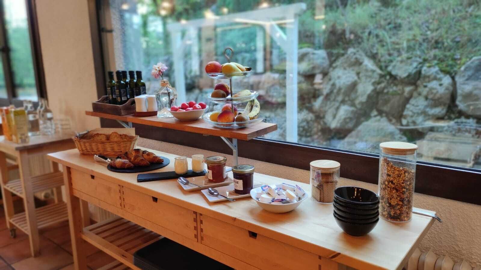 Esmorzar diari d'estil bufet (5 EUR per persona) 