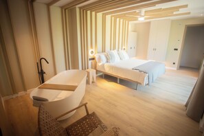 Panoramic Double Room, Mountain View | Down comforters, memory foam beds, free WiFi, bed sheets - L'indret del Pedraforca (Saldes)