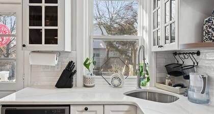 Sophia's Garden Cottage-4BR/2.5B/3Car-P/New HVAC/WiFi /Walk-Z/Colleges/Kids/UP-8