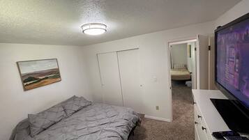 3 chambres, fer et planche à repasser, Wi-Fi gratuit, draps fournis