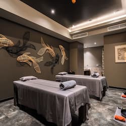 Couples treatment room(s), sauna, steam room, body treatments