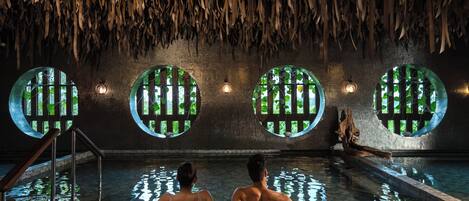 Bain à remous intérieur