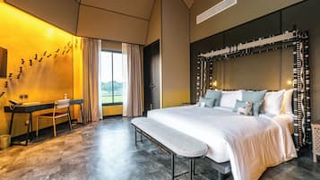 Tree House | Free minibar, in-room safe, iron/ironing board, free WiFi