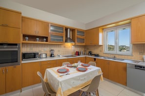 Family Villa, 3 Bedrooms, Sea View, Mountainside | Private kitchen